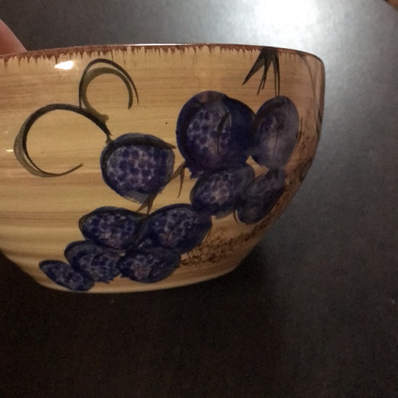 Tabletops Gallery Vintage Cabernet Hand Painted and Hand Crafted Bowl - Picture 11 of 12